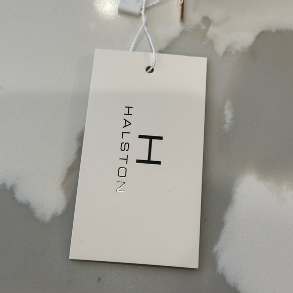 🔥H WALLET________________NWT H wallet by Halston.  Beige with H monogrammed. - Picture 2 of 7